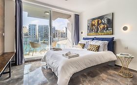 Spinola Studio Deluxe, Stjulians